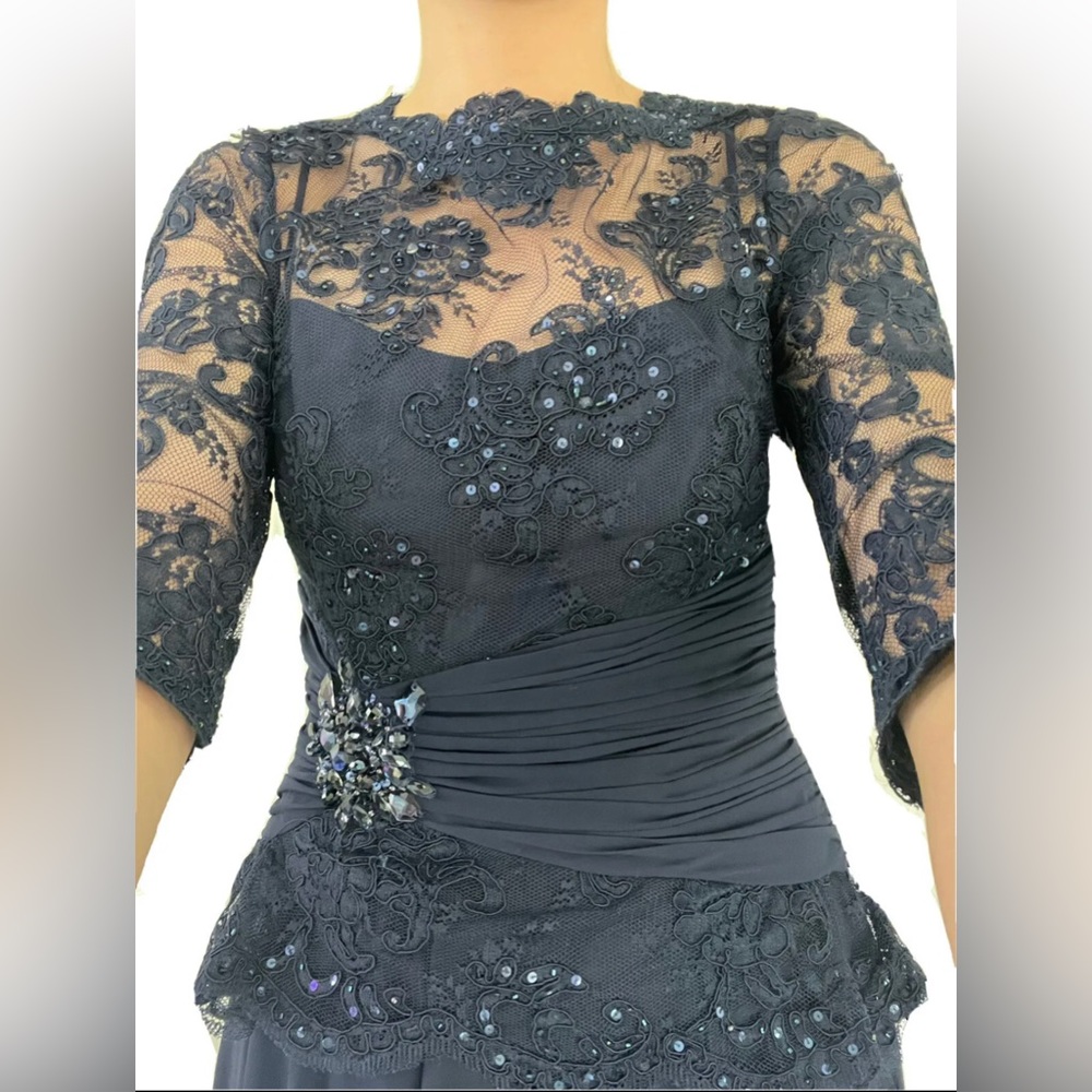 Rickie Freeman for Teri Jon Dark Prom Dress Sz 2 LIKE NEW
High-Low Tulle Dress
